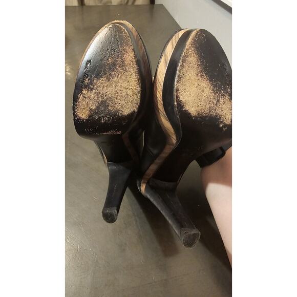 True Religion Amy Peep Toe Platform Pump Heels size 7 Black Leather Faux wood - Picture 3 of 4